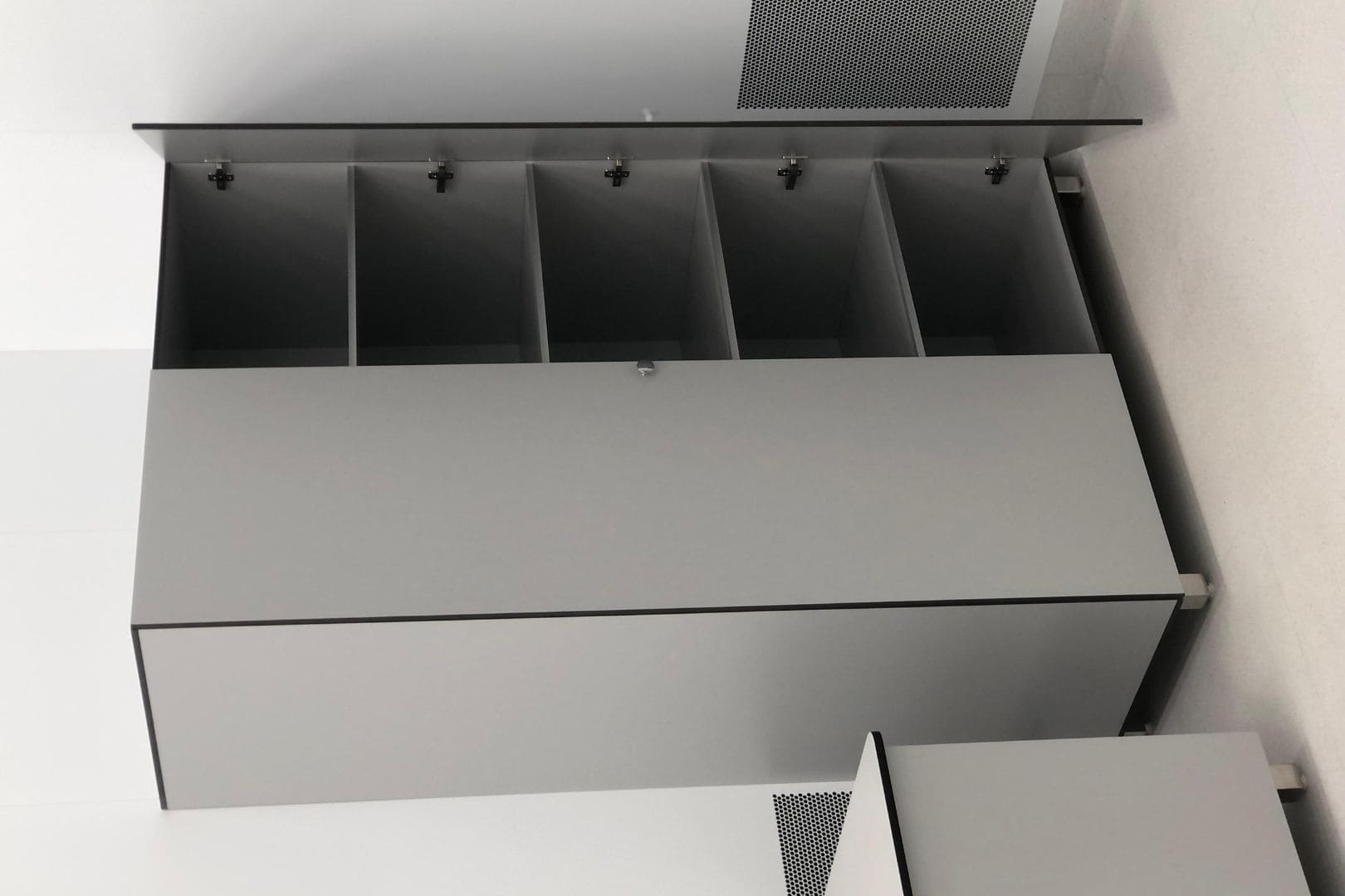 Antistatik Mobilyalar